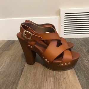 Brown leather sandals size 7
